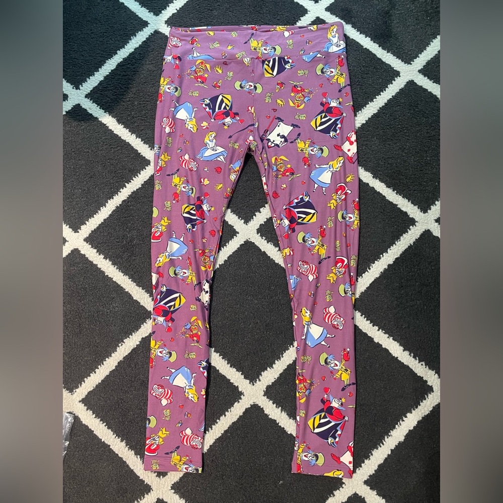 ‘Lularoe’ Alice in Wonderland ‘Tall and curvy’ Leggings